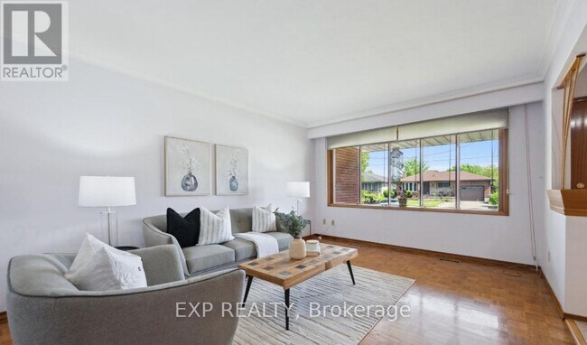 Building Photo - 27 Palermo Crescent