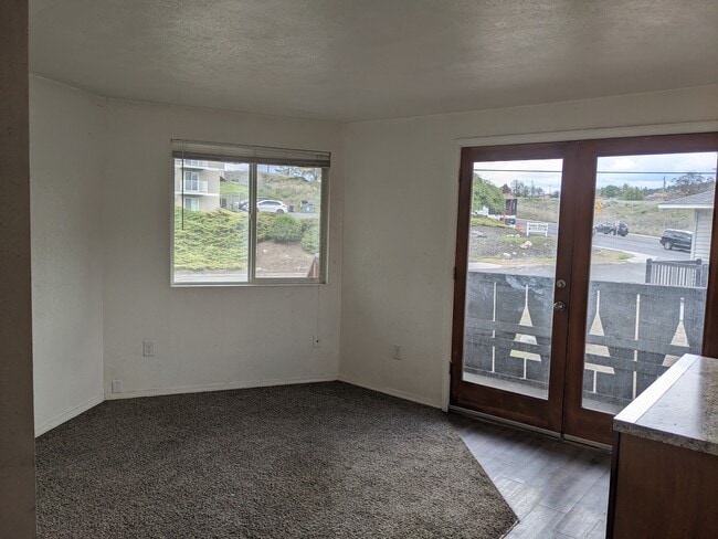 Building Photo - 3118 E MARIETTA AVE APT 2