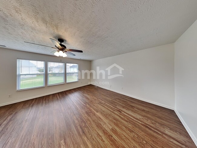 Building Photo - 604 Blossom Hill Dr