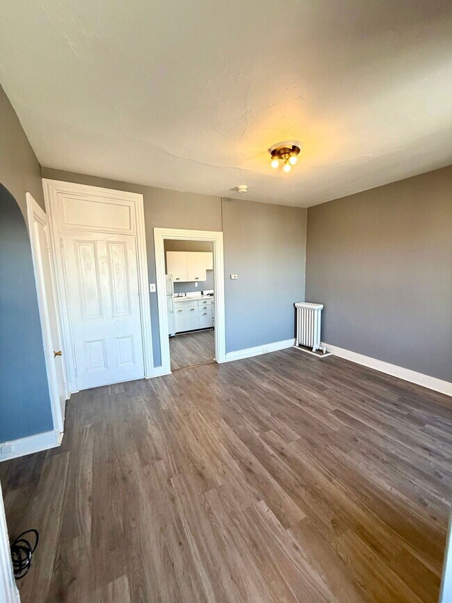 Building Photo - 446 N Duke St