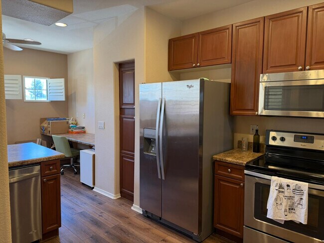 Foto del edificio - 4200 N 82nd St