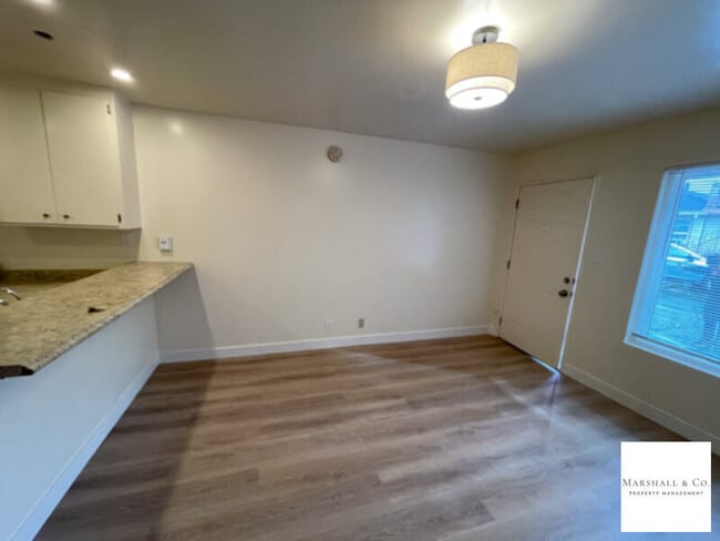 Foto del edificio - UPDATED STUDIO WITH NEW KITCHEN, NEW BATH,...