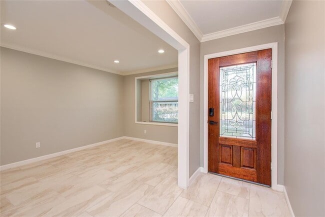 Building Photo - 5707 Cartagena St