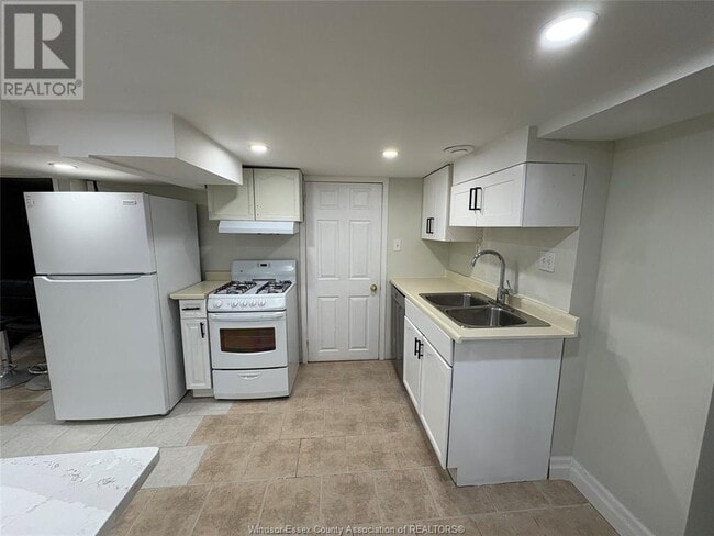Building Photo - 3190 Morris Dr