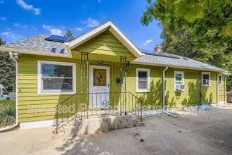 Building Photo - 504 S Roosevelt Ave