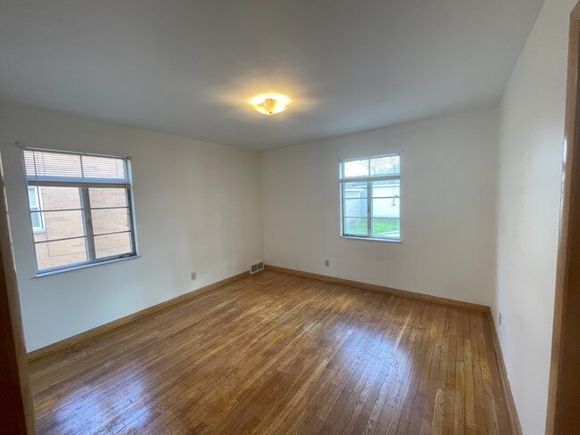 Master bedroom - 1722 Liberty Dr