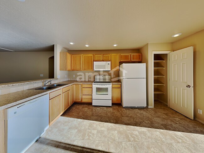 Foto del edificio - 385 N Winding Trail Avenue