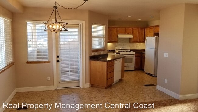 Building Photo - 2 br, 2.5 bath House - 478 Rockview
