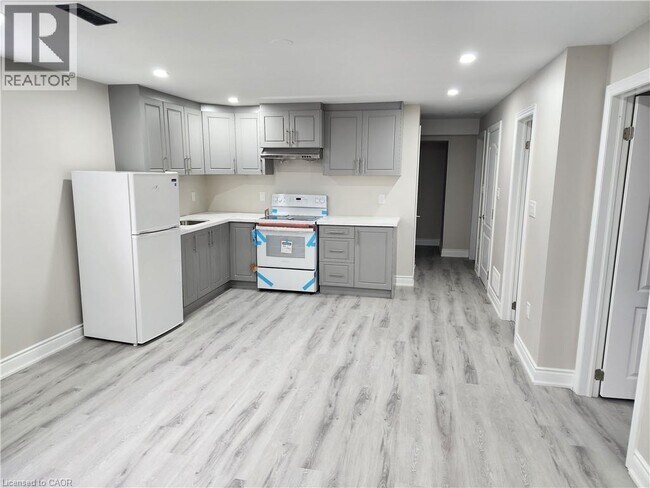 Building Photo - 400 Wild Calla St