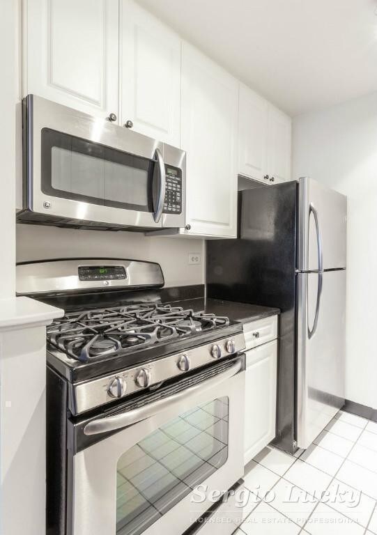 Primary Photo - 152 E 94th St