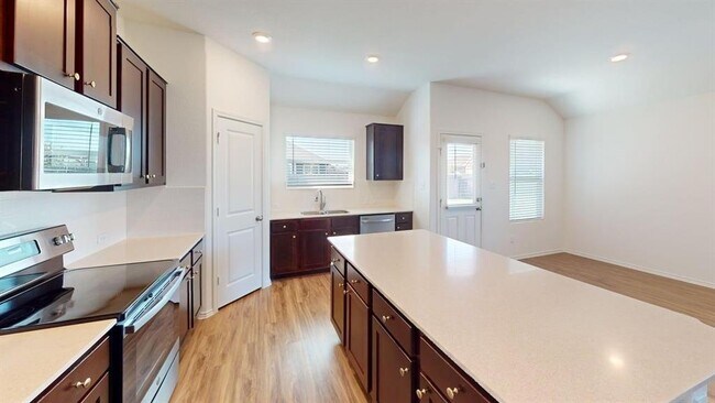 Foto del edificio - 1000 Berryhack Ct