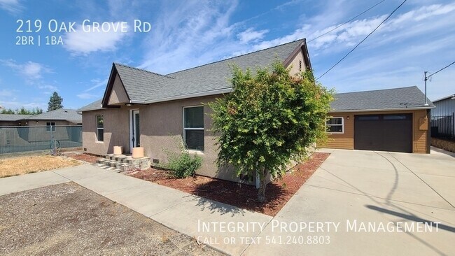 Building Photo - 219 Oak Grove Rd