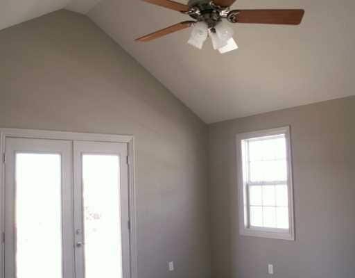 Building Photo - 570 N Tennyson Ln