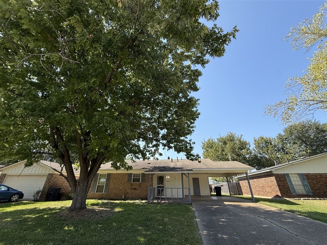Foto principal - Beautiful 3 bedroom 2 bath home for lease ...