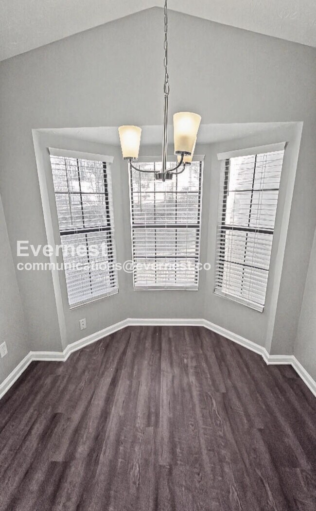 Foto del edificio - Limited Time Special Offer / 3 Bed, 2 Bath Home with Garage / Pet-Friendly / Vouchers Accepted / ...