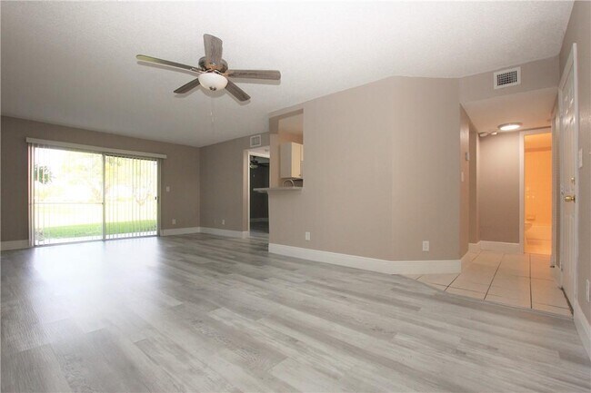 Foto del edificio - 3461 NW 44th St
