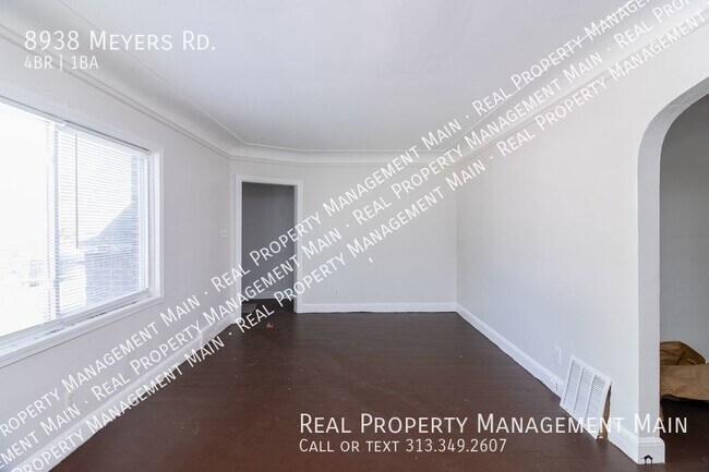 Foto del edificio - 4 Bed on Meyers Rd.