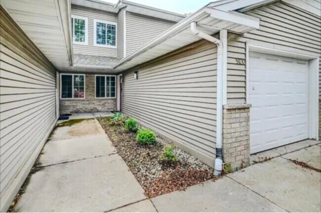 Foto del edificio - 5120 N Walbridge Ave
