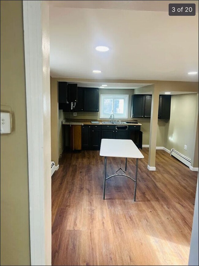 Building Photo - 3 Bed 2 Bath House in Lowell