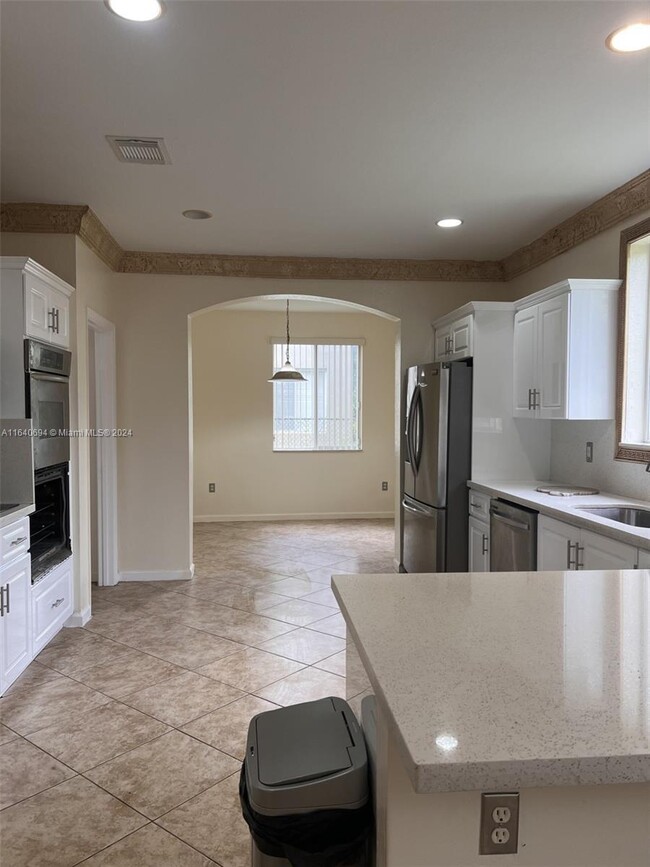 Foto del edificio - 5 bedroom in Miami Gardens FL 33169