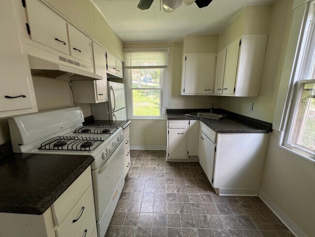 Photo - Charming 2-Bedroom Apartment in Castle Sha...