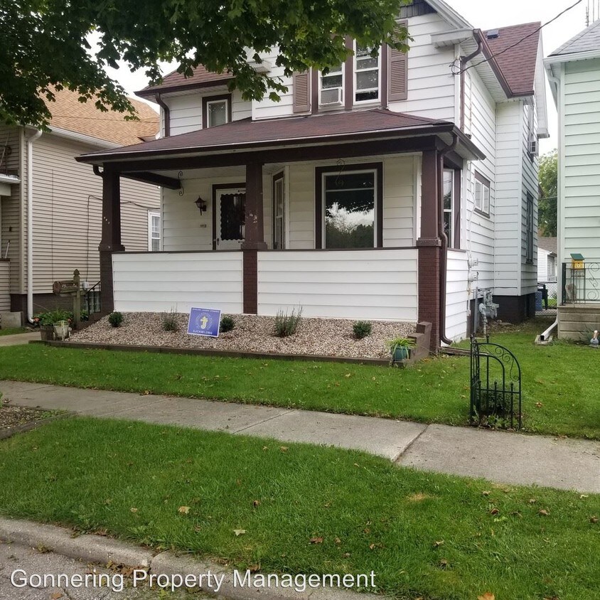 714 45th St, Kenosha, WI 53140 Apartment for Rent in Kenosha, WI