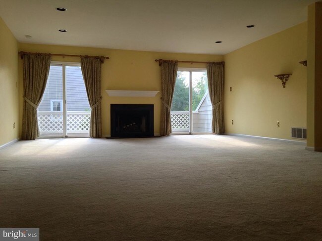 Foto del edificio - 67 Cabot Dr