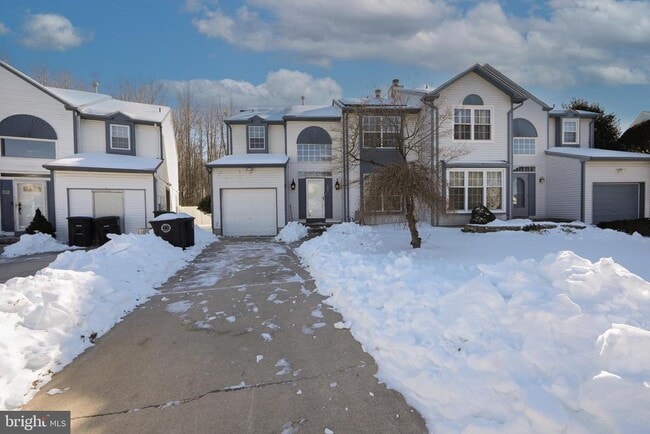 Building Photo - 131 Crossing Way