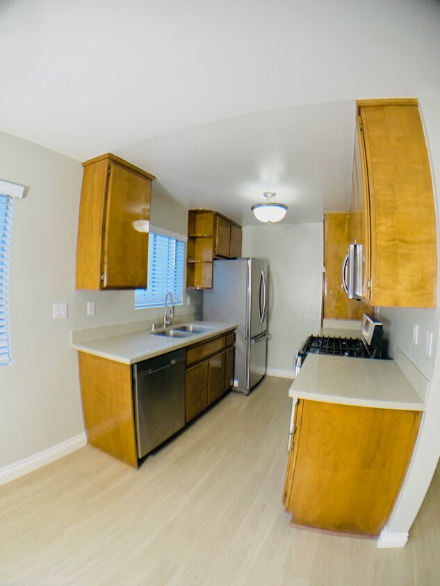 Primary Photo - 12756 Caswell Ave