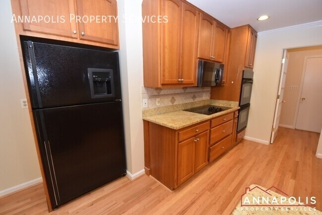 Building Photo - 1069 Carriage Hill Pkwy