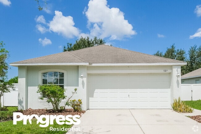 Building Photo - 927 Brenton Leaf Dr