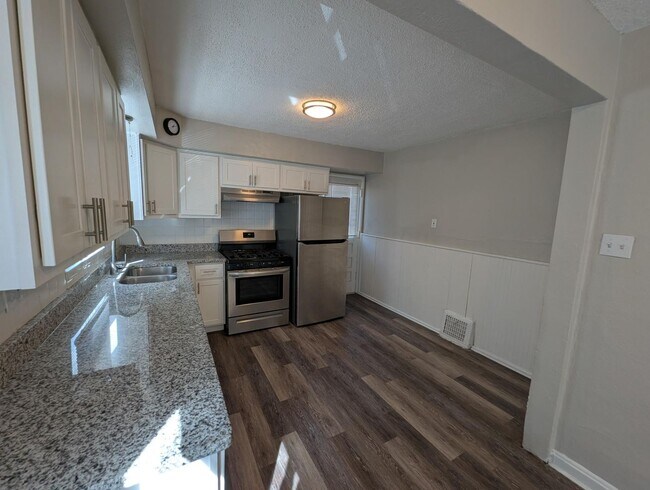 Foto del edificio - 7613 Belwood Dr