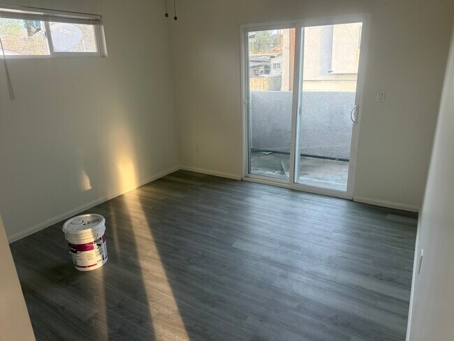 Foto del edificio - 4070 Newton Ave