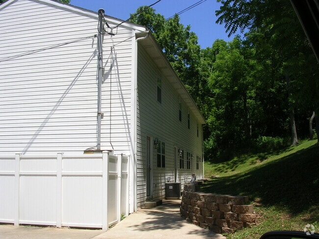 Building Photo - 1503 5th St