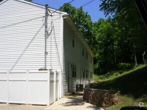 Building Photo - 1503 5th St