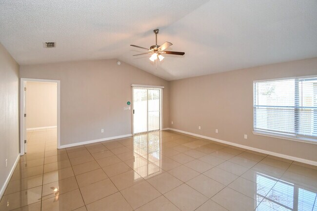 Foto del edificio - 484 Heron Nest Point