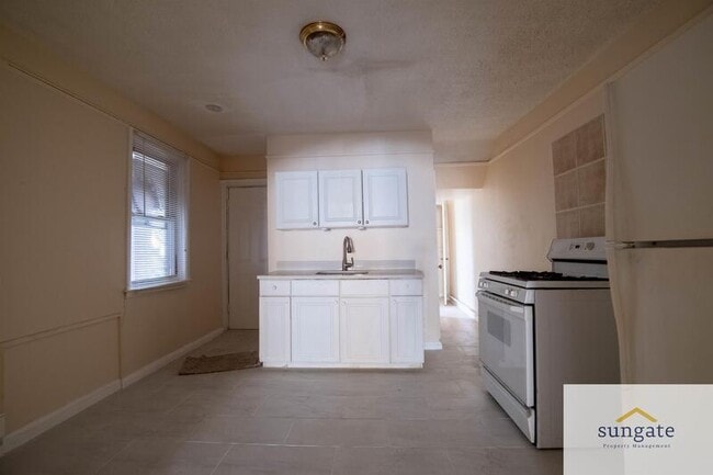 Building Photo - 1801 E Lombard St