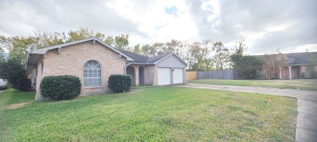 Building Photo - 10635 Tenneta Dr