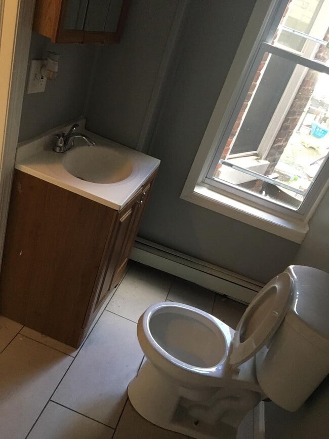 Foto del edificio - 746 Centre St