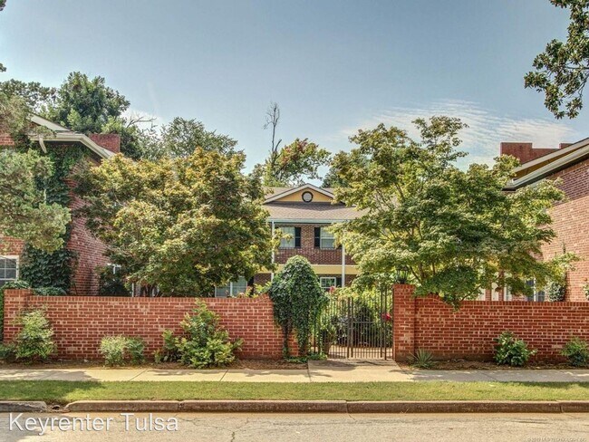 Building Photo - 2 br, 2 bath House - 3701 Riverside Drive #16