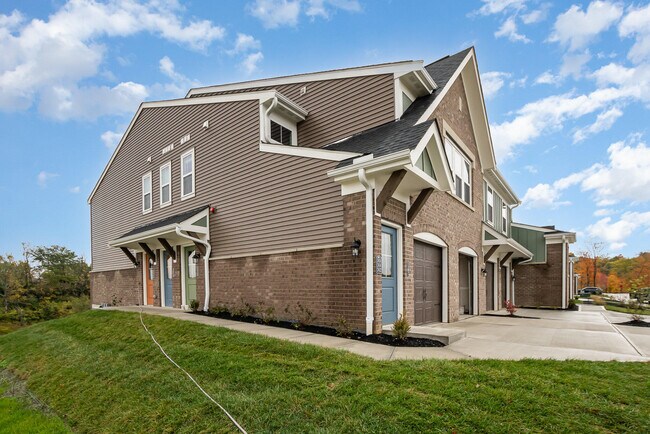 Building Photo - 2412 Arezzo St