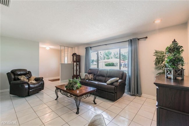 Foto del edificio - 3 br, 2 bath House - 4540 Debbie Ln