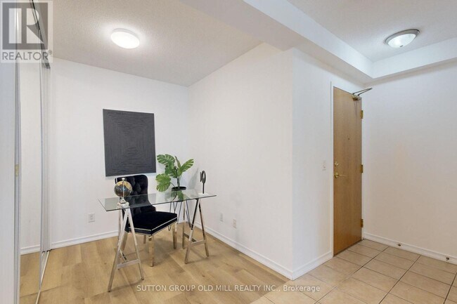 Photo du bâtiment - 5500-5500 Yonge St