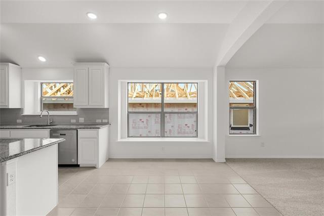 Foto del edificio - 904 Versailles Ct
