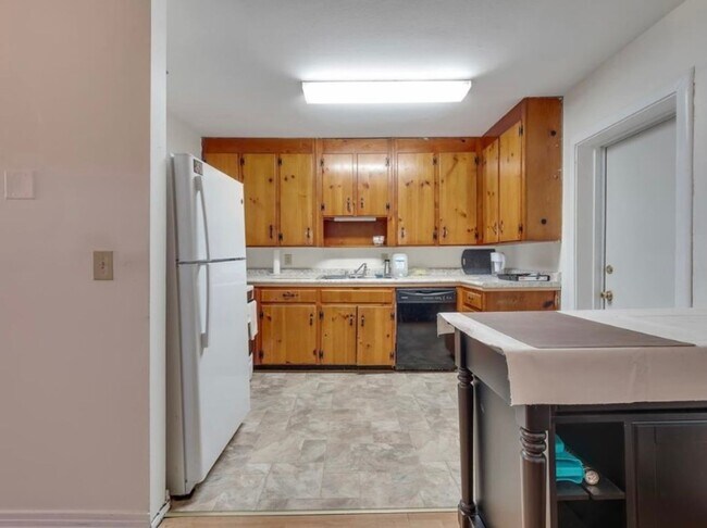 Foto del edificio - Large 4 Bedroom House