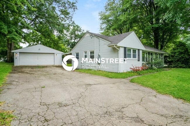 Foto del edificio - 3 Bedroom Pet-Friendly Home in Louisville, KY with Main Street Renewal