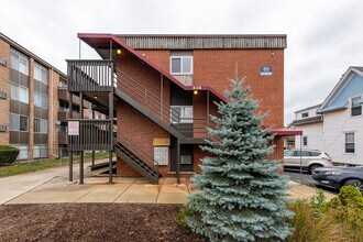 Building Photo - 839 Tappan Ave