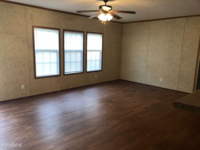 Building Photo - 517 Lennie Smith Rd