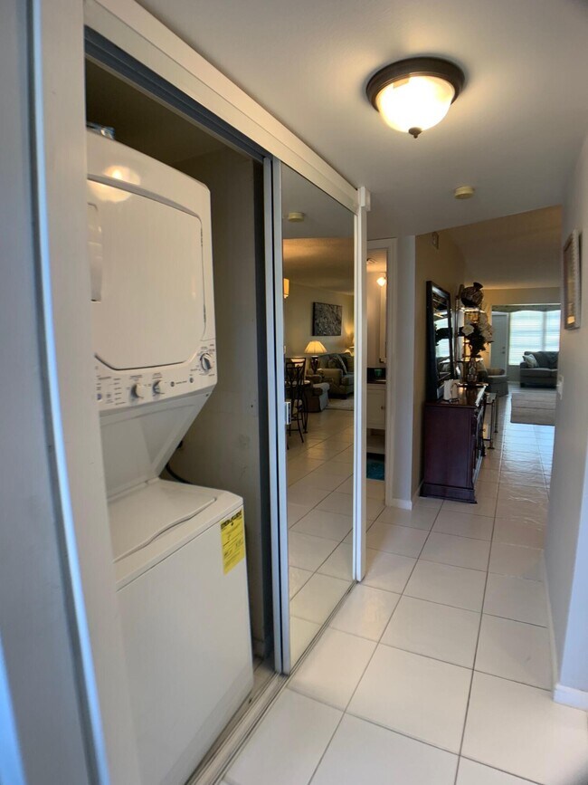 Foto del edificio - 2840 SW 22nd Ave