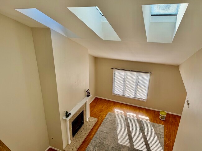 Foto del edificio - 909 Suffolk Ct